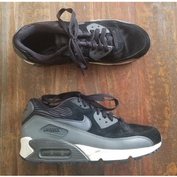 Nike Shoes - Nike Air Max